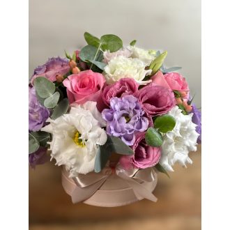 Gyengéd pillanat – virágbox lágy színekben