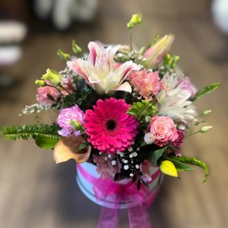 Rózsaszín öröm – virágbox élénk árnyalatokkal